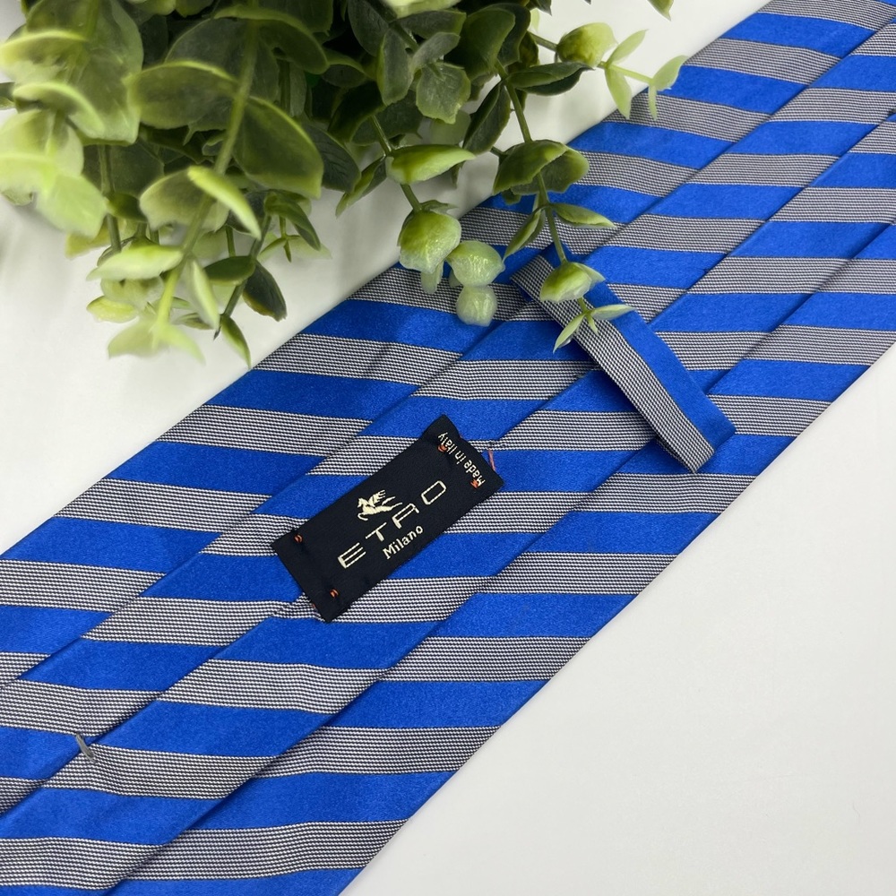 ETRO Blue Silver Stripe Print 100% Silk Tie Made In Italy Business Office Used